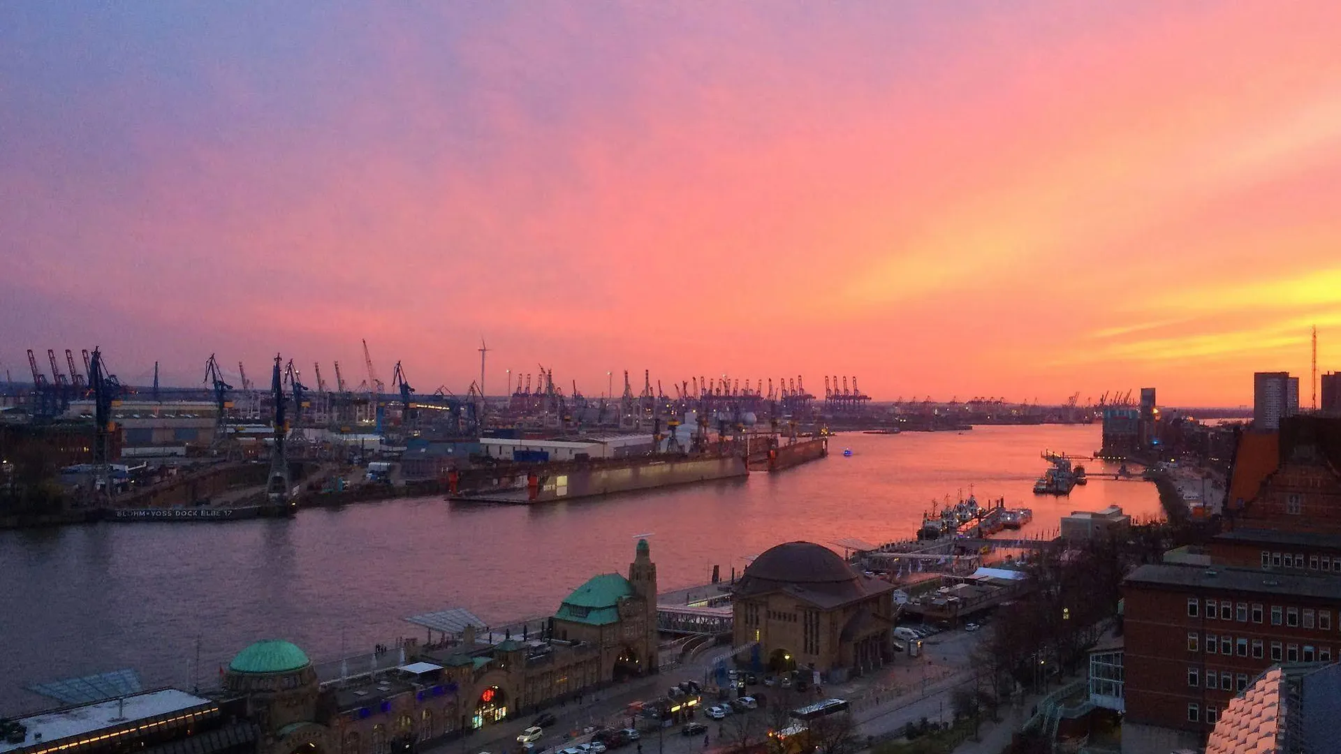 Hotel Hafen Hamburg 4*,  Germany