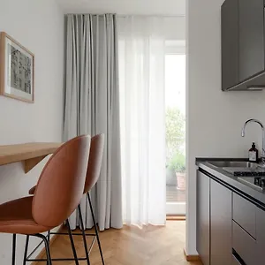 August The Boardinghouse Hambourg