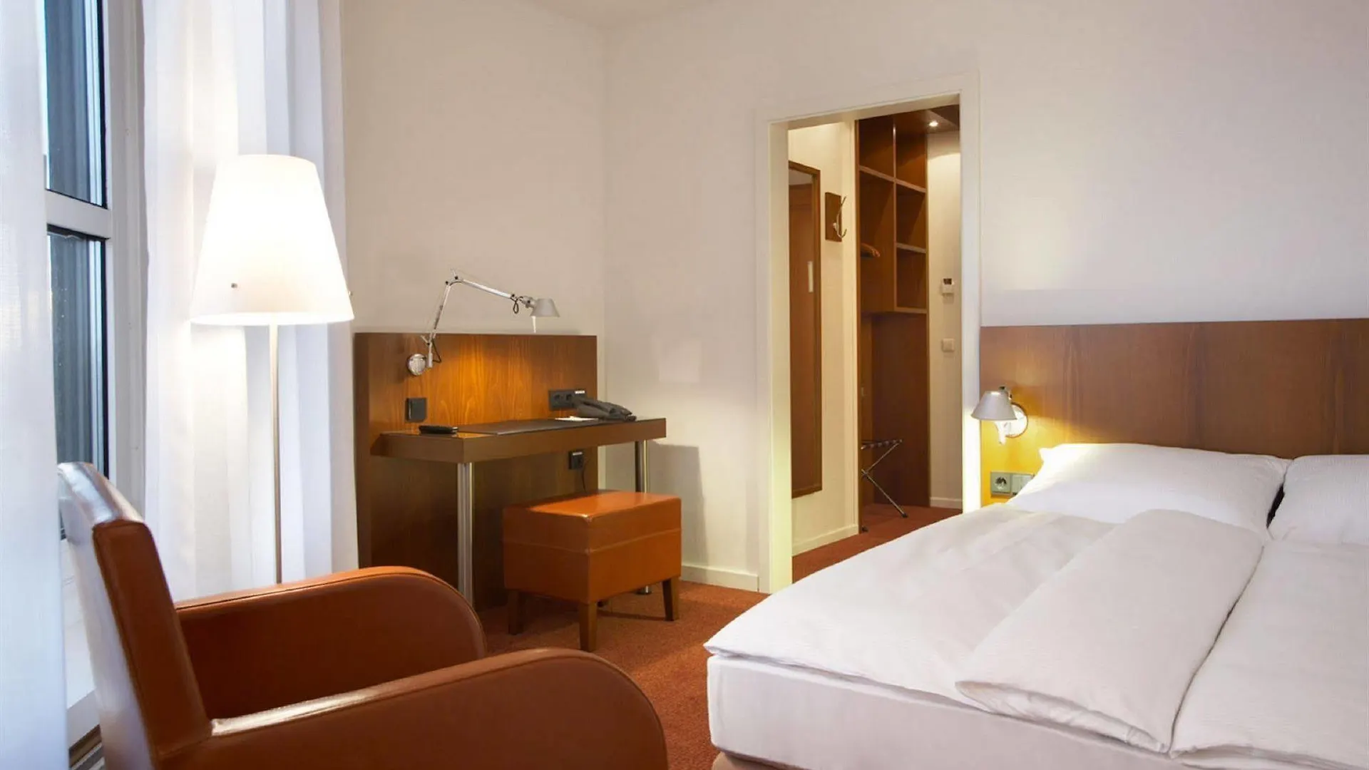****  Hotel Hafen Hamburg Germany