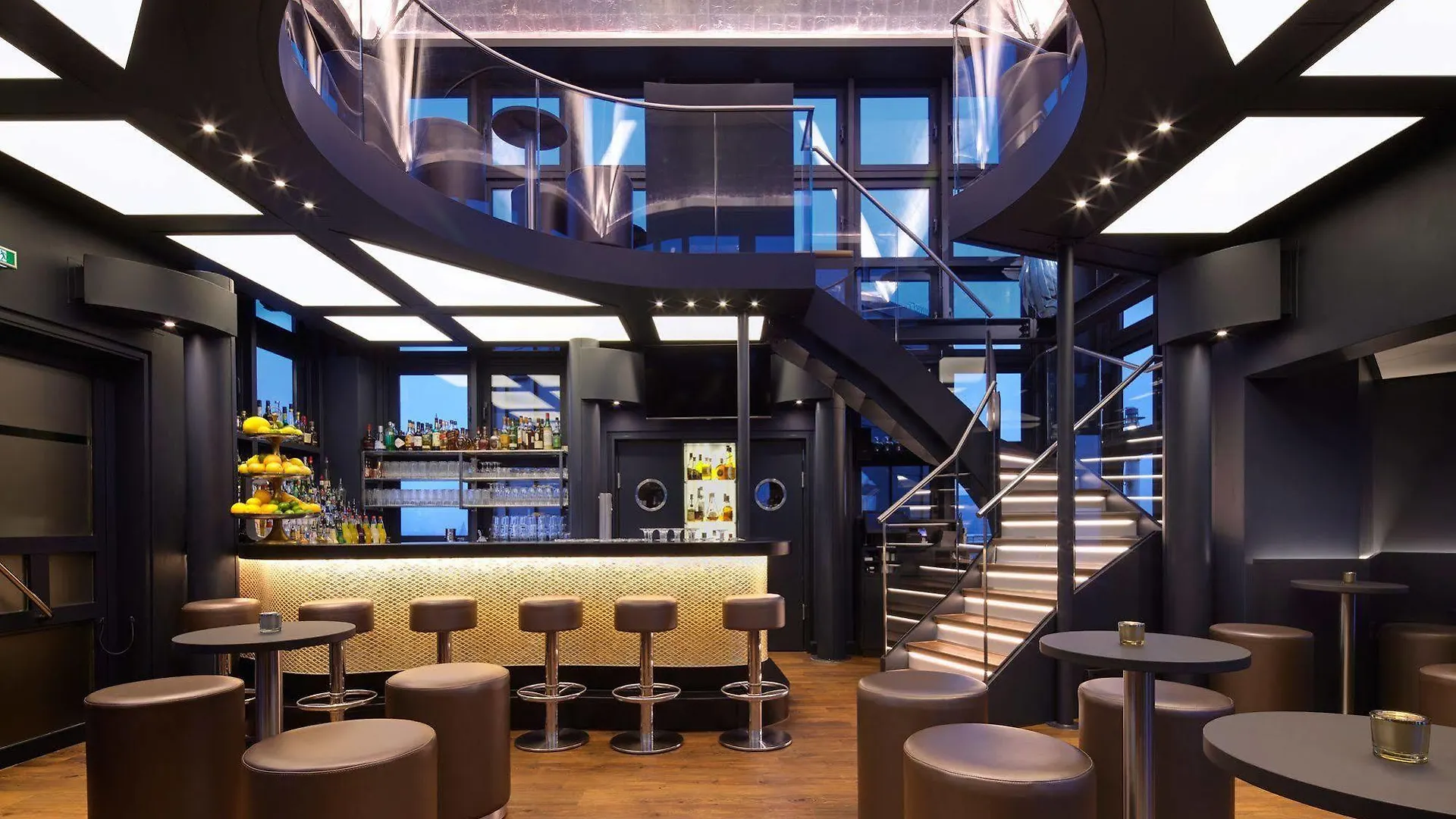 Hotel Hafen Hamburg 4*,