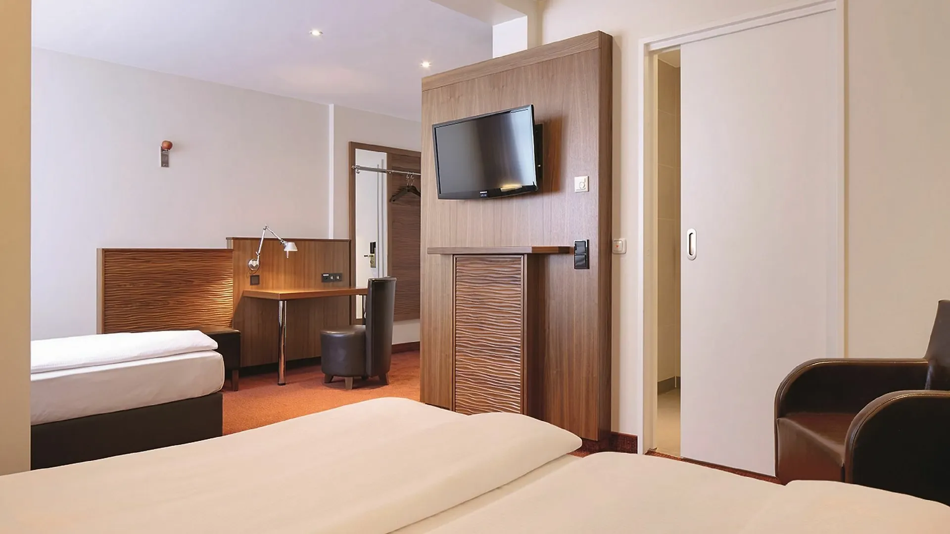 ****  Hotel Hafen Hamburg Germany