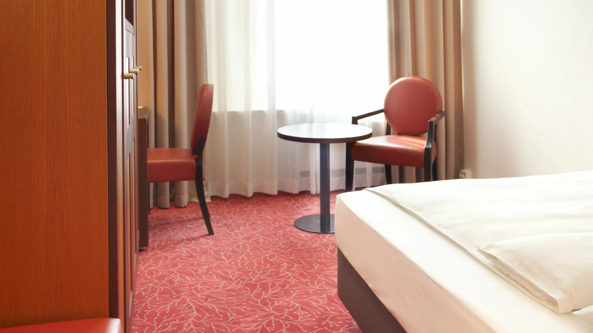 ****  Hotel Hafen Hamburg Germany