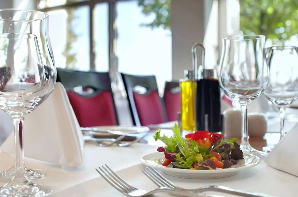 Hotel Hafen Hamburg 4*,